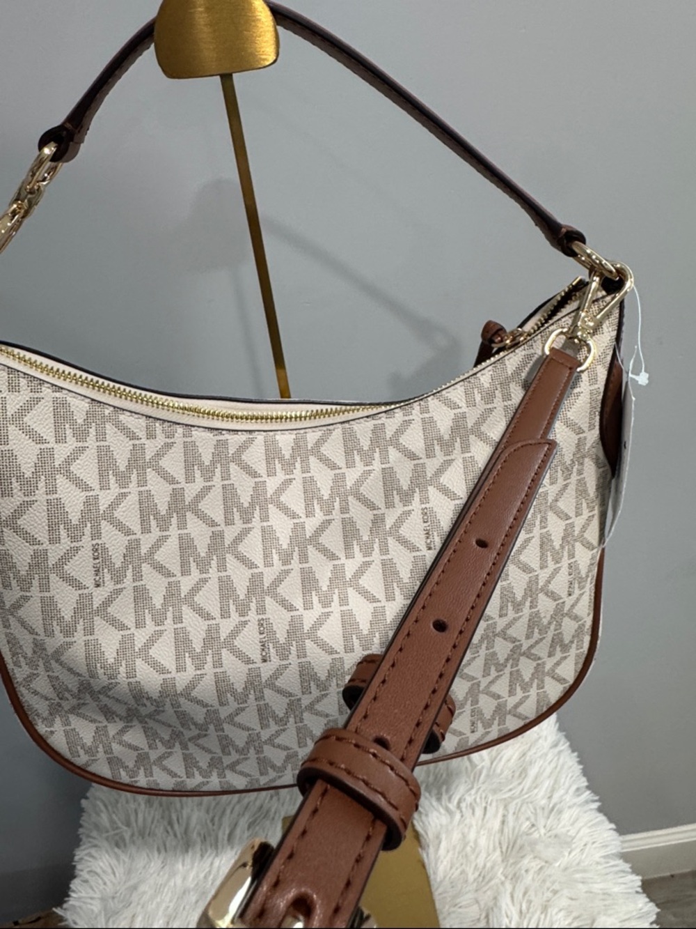 Michael Kors Beige MK Logo Shoulder Bag with Brown Trim - Picture 5 of 6